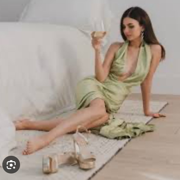 ELLIATT Begonia Maxi Dress Avocado Green Satin - Picture 6 of 9